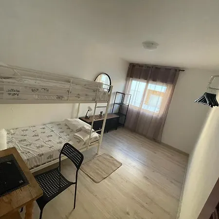 Quartos Privados E Compartilhados Em Faro Apartman *