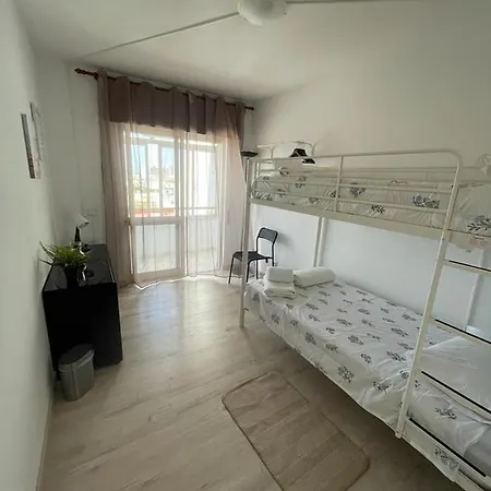 Quartos Privados E Compartilhados Em Faro Apartman Faro